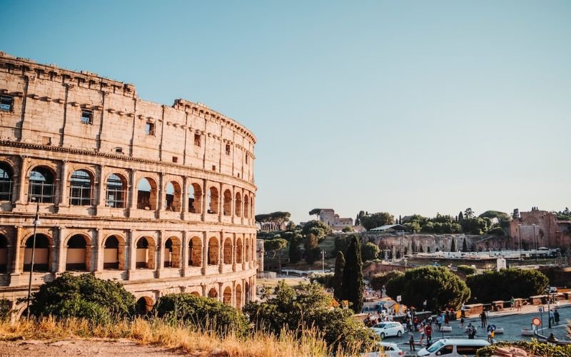 Read more about the article Colosseum, Rome: Complete Visitor Guide, Tickets & Travel Tips (2026)