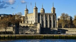 Read more about the article Tower of London Tickets & Prices (2026 Guide)