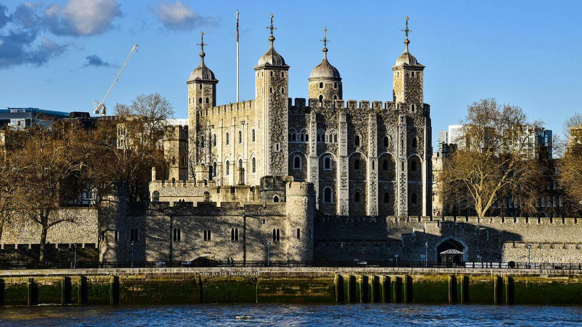 You are currently viewing Tower of London Tickets & Prices (2026 Guide)