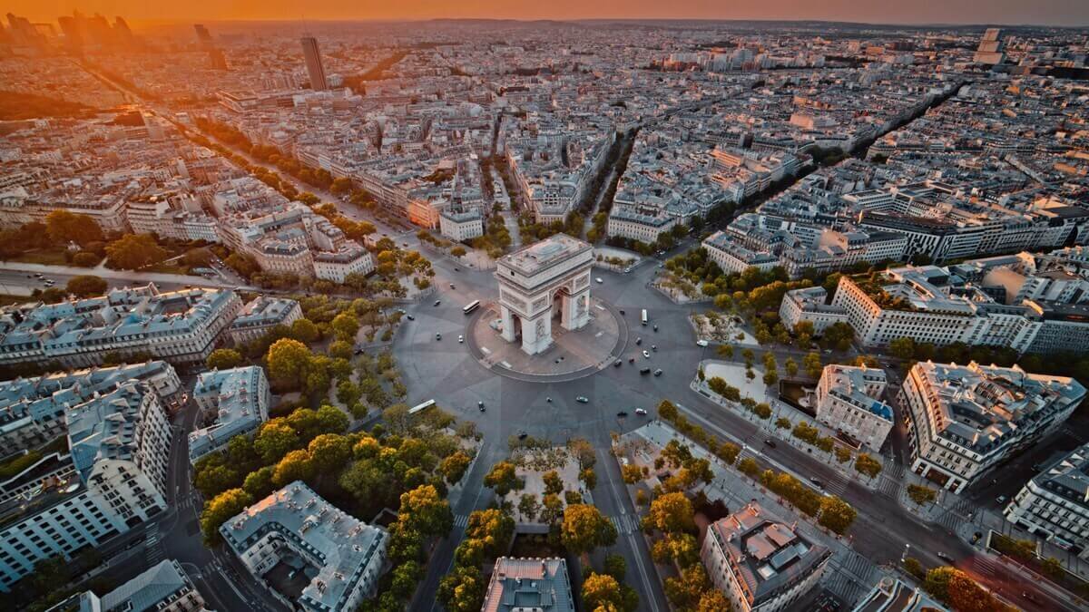 Read more about the article Arc de Triomphe Tickets & Prices (2026 Guide)