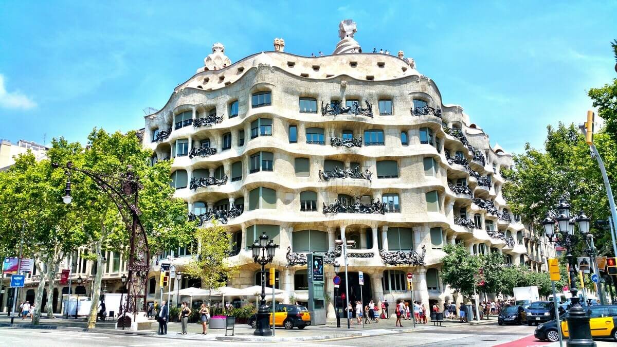 Read more about the article Casa Milà Tickets 2026 | Prices & Booking