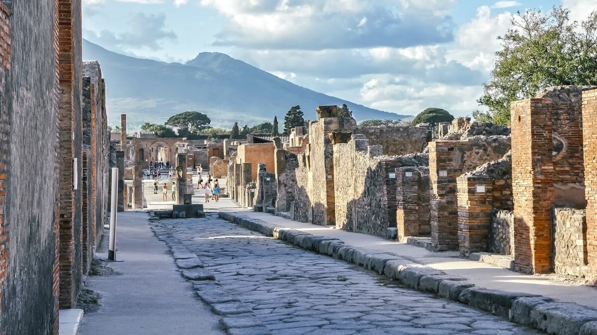 Read more about the article Pompeii Tickets & Prices (2026 Guide)