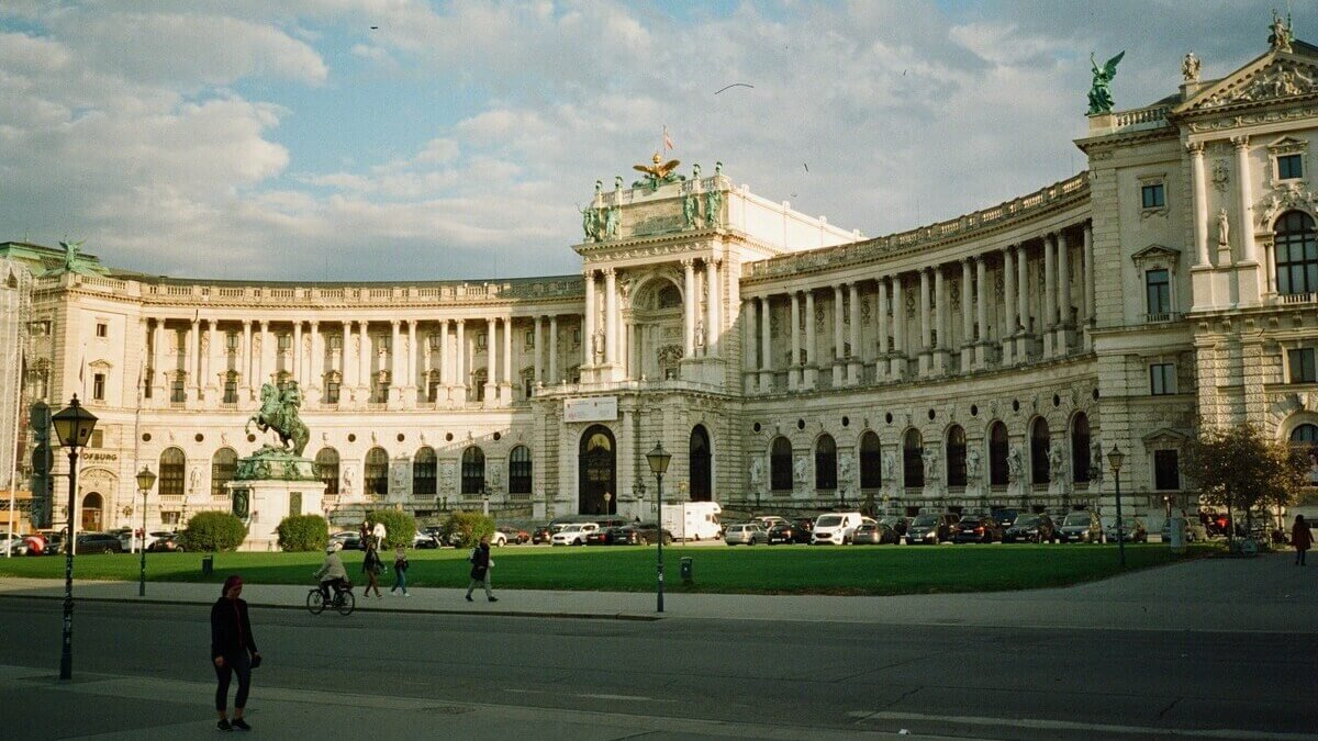 Read more about the article Hofburg Imperial Palace Tickets 2026 | Prices & Booking