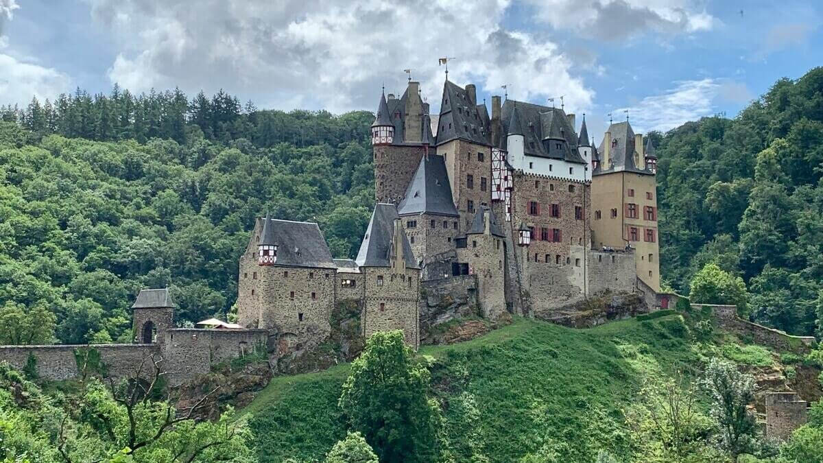 Read more about the article Eltz Castle Tour Tickets 2026 | Prices & Booking